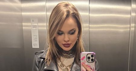 Monika Miller odsłoniła tatuaże. Dumnie je prezentowała