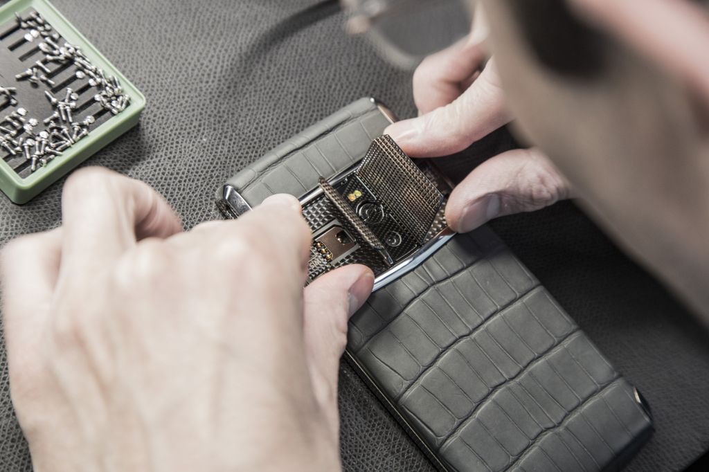 Vertu Signature Touch