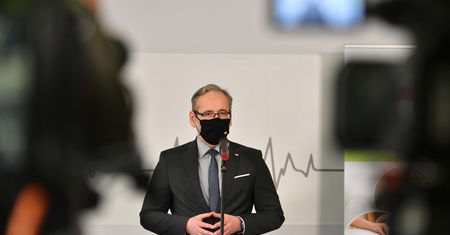 Luzowanie obostrzeń. Które branże zostaną otwarte najpierw? Rekomendacje