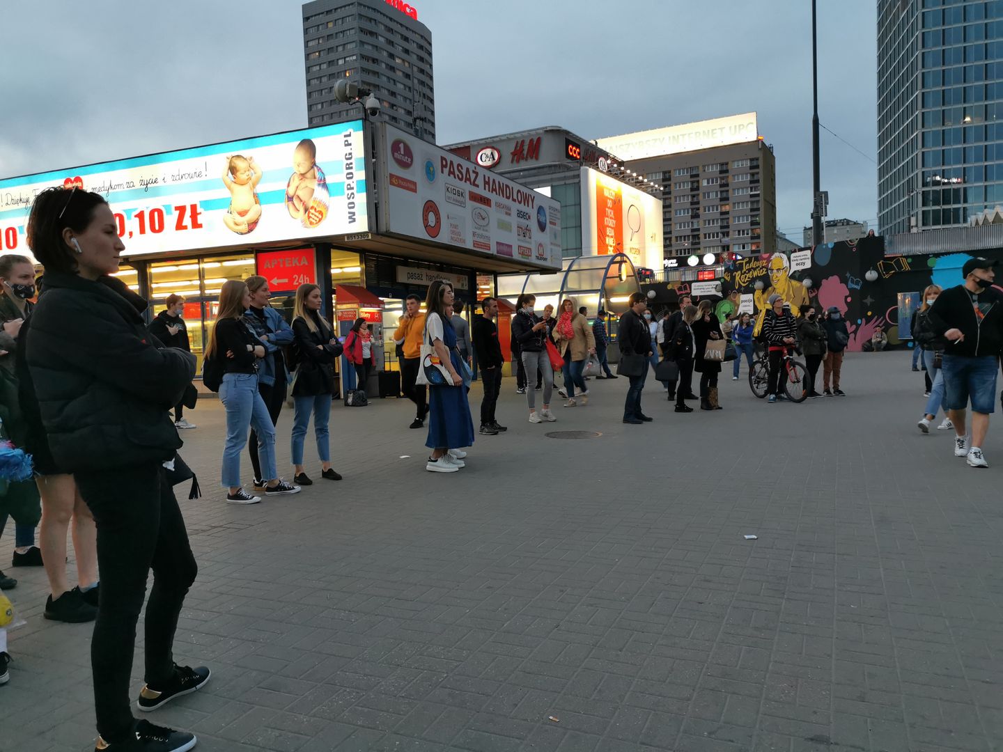 Powrót do normalności w Warszawie
