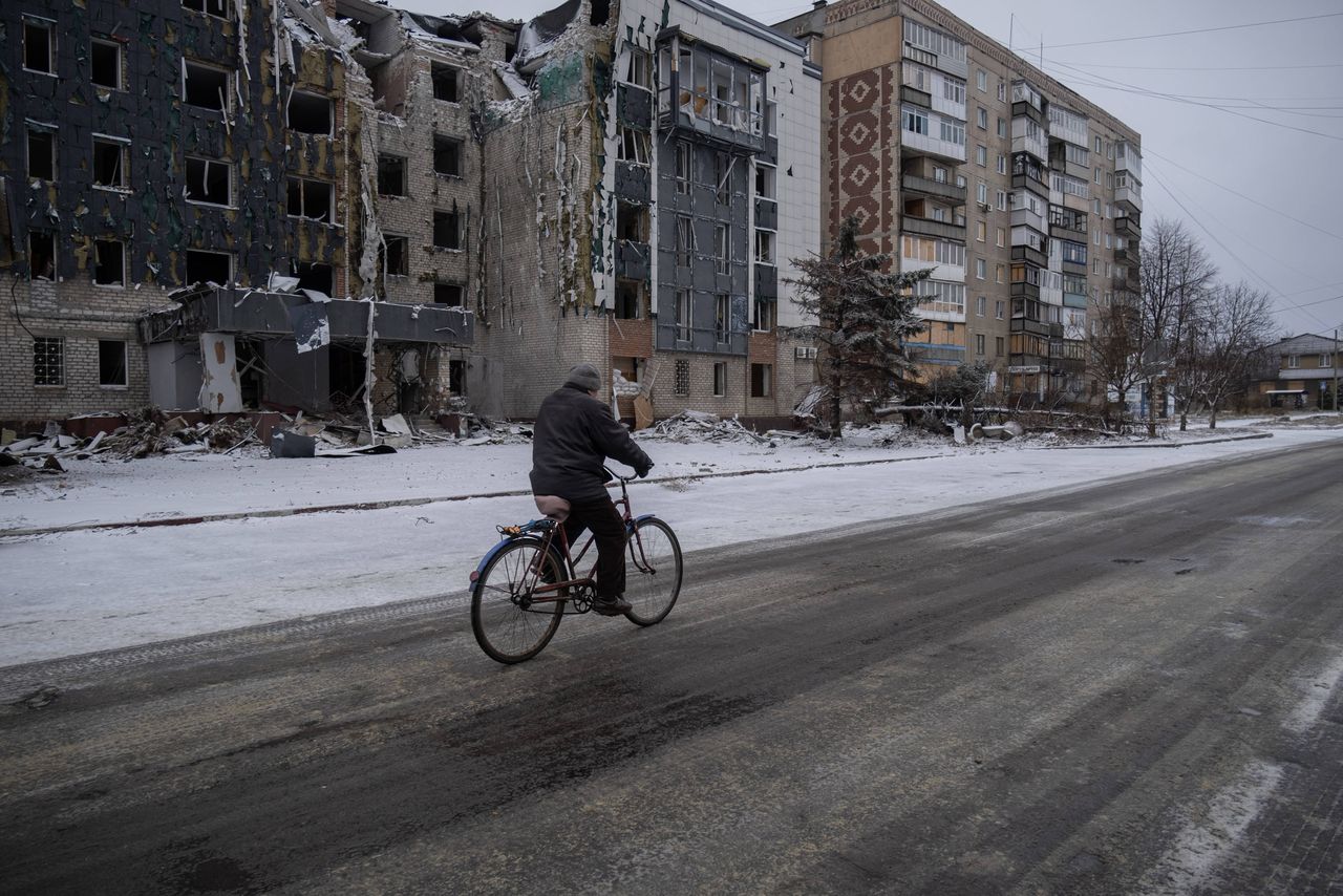 6 December. The deserted and destroyed city of Pokrowsk by the Russians. Putin's forces are only a few kilometres away.