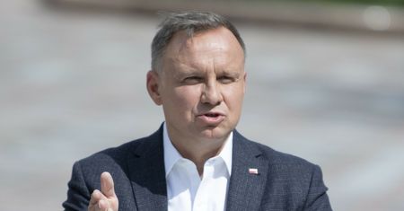 Prezydent reaguje na słowa Kaczyńskiego. "Zupełnie odwrotne wypowiedzi"