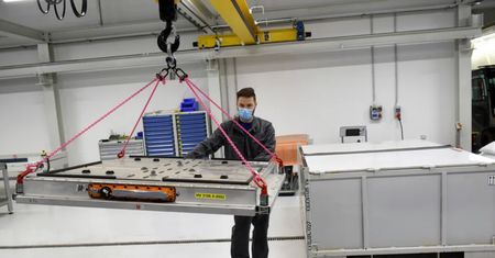 Niemcy wyprodukują mniej baterii, niż planowali. Elektromobilność traci tempo