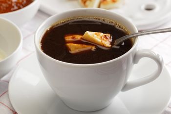 Na północy dodają do kawy. Wielu się krzywi, ale potem pije ze smakiem