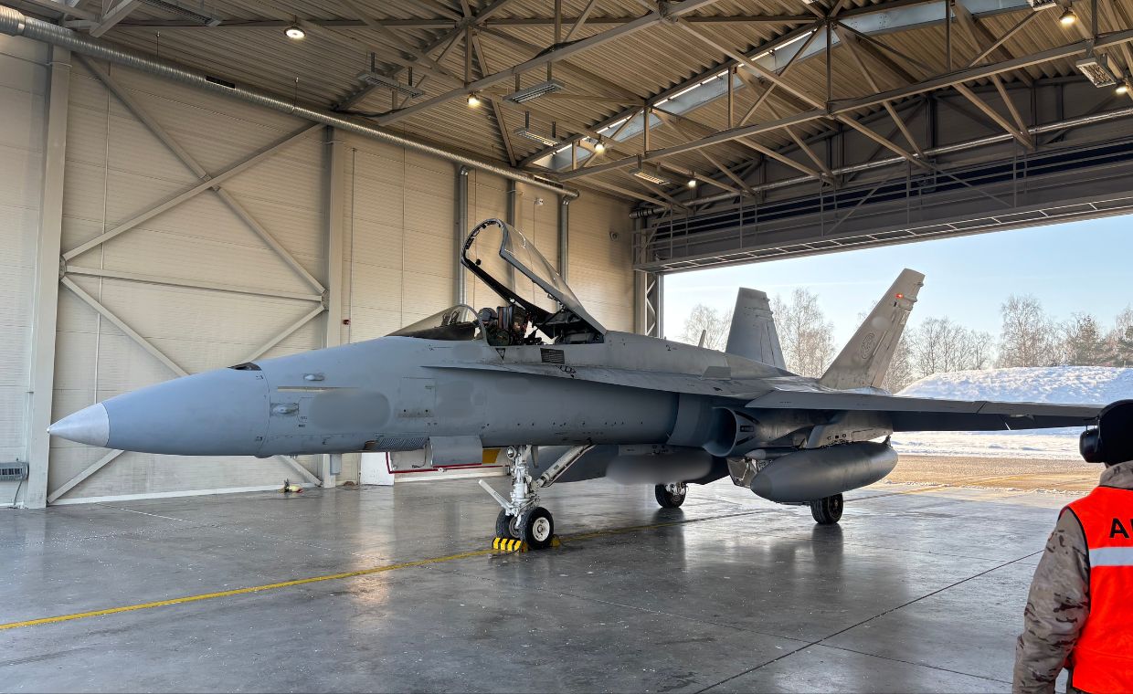 Przygotowania do startu EF-18