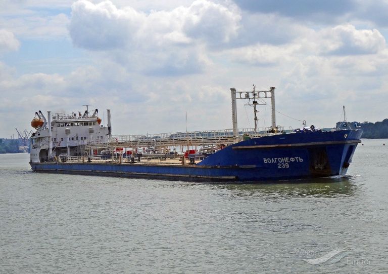 Oil spill crisis in Kerch Strait: Russian tankers at fault