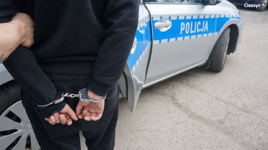 Policja w Cieszynie i Ustroniu zatrzymała mężczyzn podejrzewanych o rozbój na terenie Cisownicy i Puńcowca.