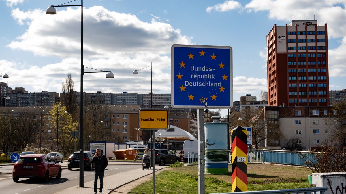 Travel Destination: Brandenburg
Border markings and shields are seen at the end of the bridge connecting the cities of Frankfurt (Oder) in Brandenburg, Germany, and Slubice in Poland, on April 6, 2025. Border controls between Germany and Poland are supposed to run until March 2025 but are extended. (Photo by Emmanuele Contini/NurPhoto via Getty Images)
NurPhoto
april 6, border markings, march 2025, city connection, shields, security measures, travel policy, brandenburg, extension, frankfurt (oder), infrastructure, european borders, bilateral relations, border management, cross-border, eastern europe., regional cooperation, international relations, travel restrictions, germany-poland border, emmanuele contini, nurphoto, bridge, slubice, geopolitical, schengen area, border controls