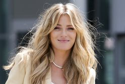 Zawadzka ma na sobie bikini i pije z kokosa. Fani: "Bogini"