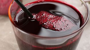 Ten staropolski zakwas działa jak eliksir młodości. Czyści krew i wymiata złogi