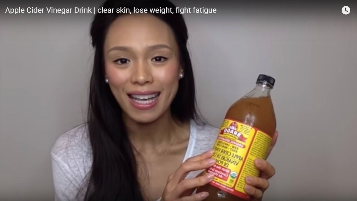 Youtuberka Kim July zachwala miksturę z octu jabłkowego