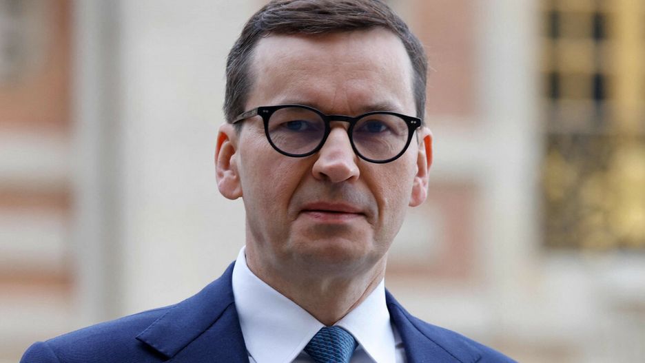 Premier Morawiecki przyjecha? do WersaluPoland's Prime Minister Mateusz Morawiecki arrives at the Palace of Versailles, near Paris, on March 11, 2022, for the EU leaders summit to discuss the fallout of Russia's invasion in Ukraine. - EU leaders are scrambling to find ways to urgently address the fallout of Russia's invasion of Ukraine that has imperilled the bloc's economy and exposed a dire need for a stronger defence. (Photo by Ludovic MARIN / AFP)LUDOVIC MARIN