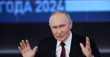 Oligarchowie wspierają rosyjską machinę wojenną. Omijają sankcje