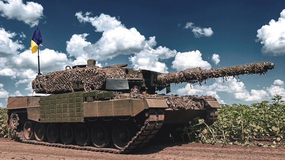 Leopard 2A4 doposażony przez Ukraińców w pancerz reaktywny
