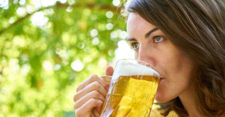 Czy po szczepieniu można pić alkohol? Jasna odpowiedź ministra zdrowia