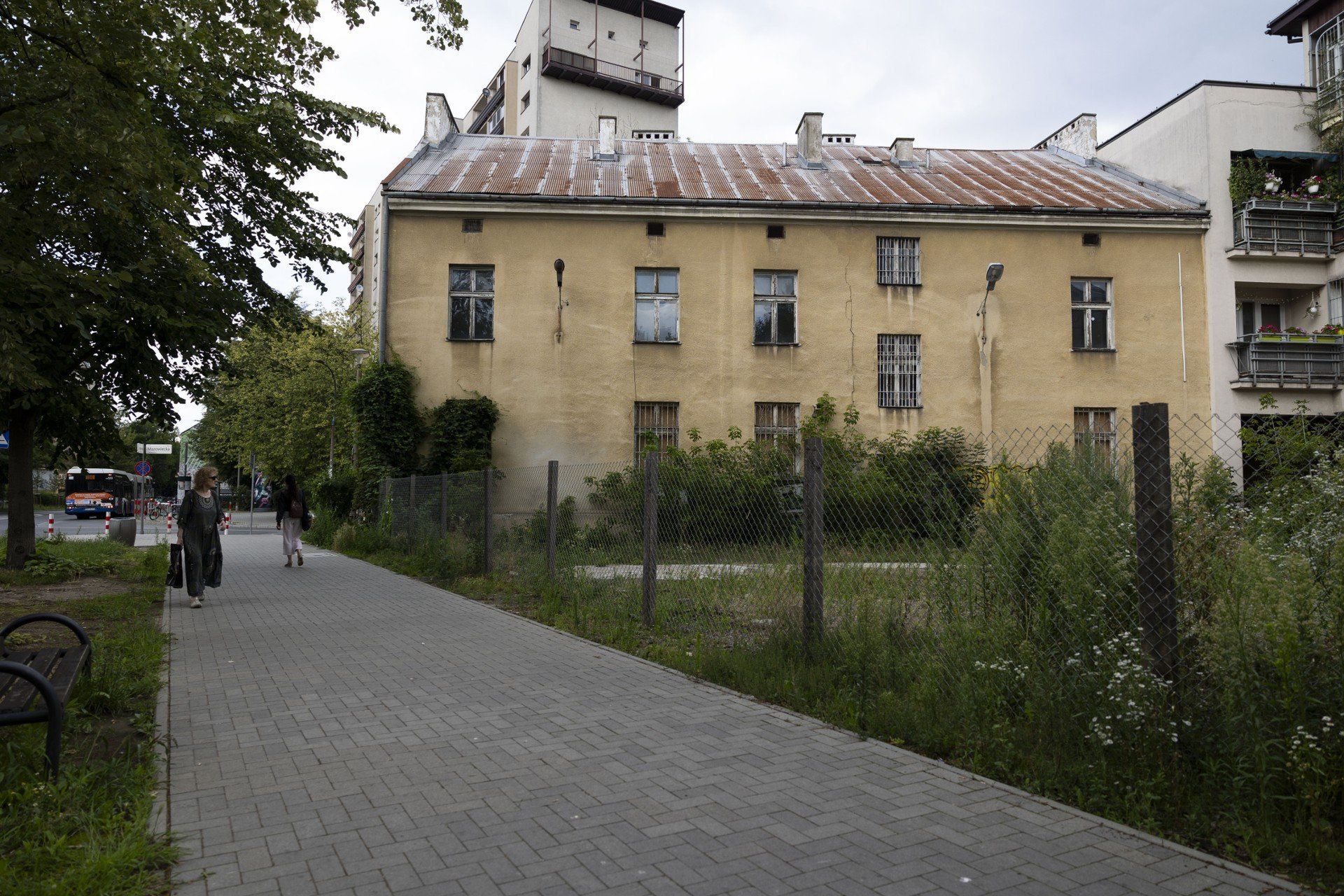 Dawny posterunek policji na Mazowieckiej nadal straszy