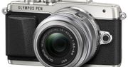 Olympus PEN E-PL7 - elegancki bezlusterkowiec do zdjęć selfie