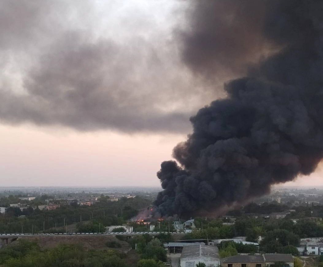 Potężny pożar na Krymie. Kłęby czarnego dymu na północy 