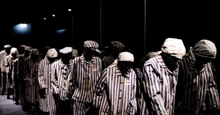 IPN potępił aukcję artefaktów z Auschwitz. "Ich miejsce jest w muzeach"