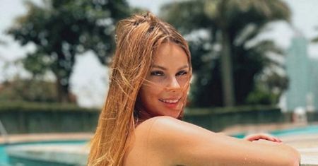 Małgorzata Tomaszewska kusi w basenie. Wybrała wyjątkowo skromne bikini
