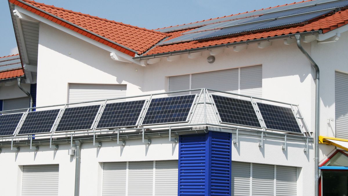 Fotowoltaika na balkonach. Ukraiński start-up ma propozycję