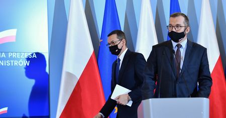 Koronawirus. Minister Grzegorz Puda nie daje dobrego przykładu