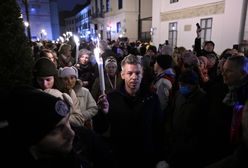 Dziesiątki tysięcy osób przeciw Orbanowi. Reagują na skandal