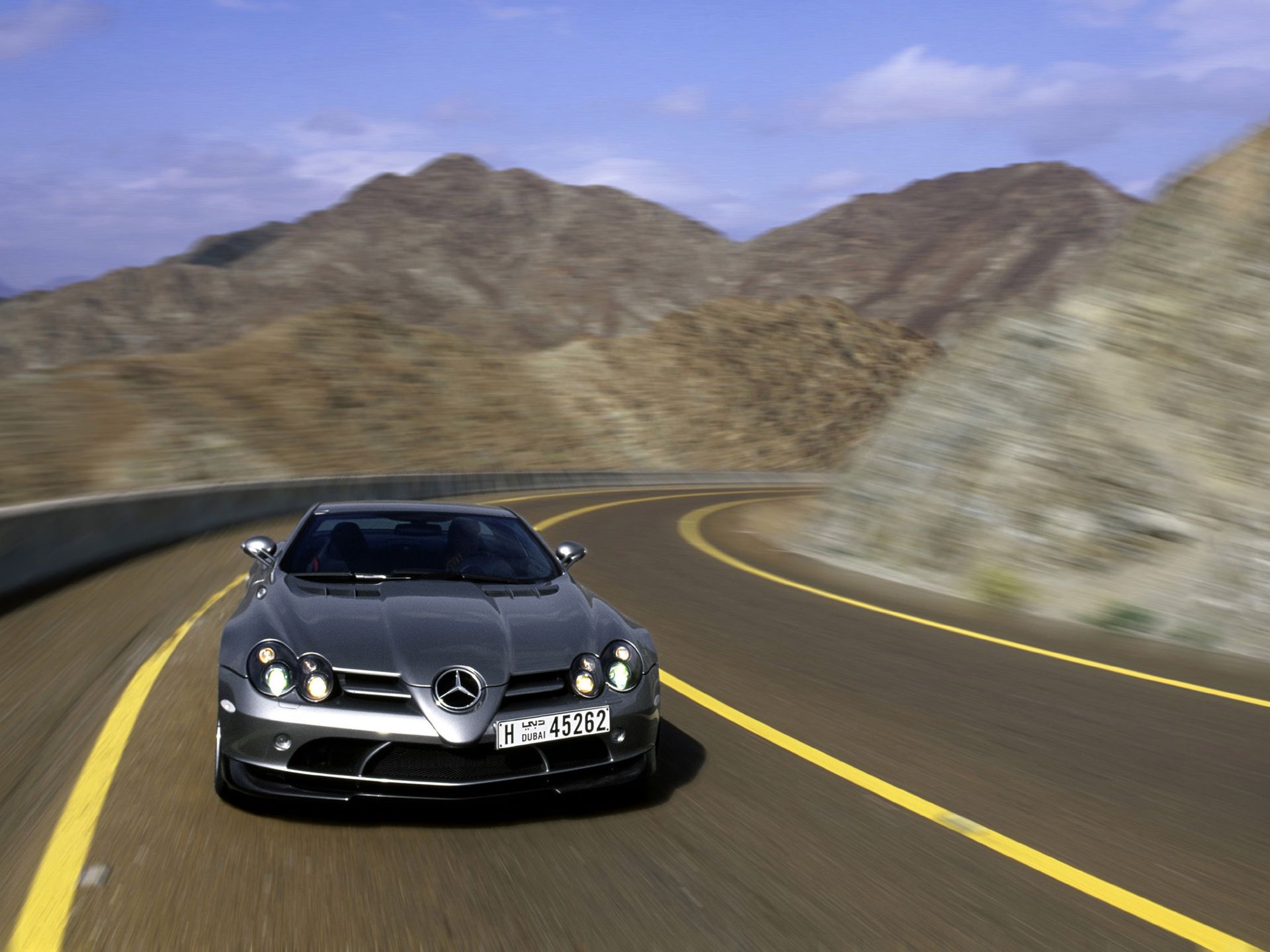 Pokolenie wcześniej: Mercedes-Benz SLR McLaren 12