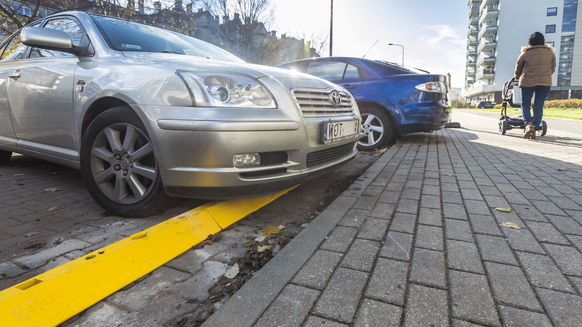 Ograniczniki zapobiegające wjechaniu na chodnik