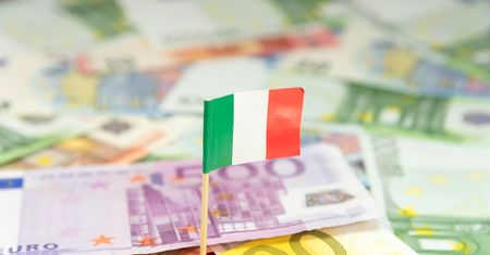 Włoski bank stracił 95 mln euro. Oszuści użyli AI i WhatsAppa