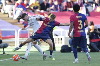 Skandal w El Clasico. Sędziowie VAR nie uznali gola Fermina Lopeza. "Dzięki Bogu, ręka"