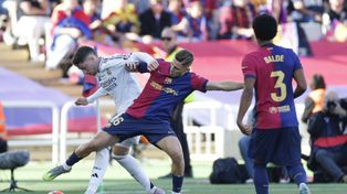 Skandal w El Clasico. Sędziowie VAR nie uznali gola Fermina Lopeza. "Dzięki Bogu, ręka"