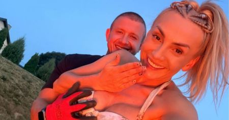 Dawid Narożny szuka "torpedy". Ogłoszenie trafiło do sieci. "Ładna i zgrabna"