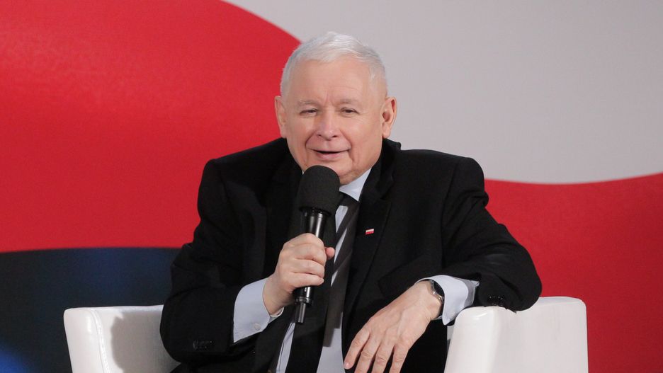 Jarosław Kaczyński słowami o piciu alkoholu przez młode kobiety w kontekście dzietności zaskoczył w trakcie jednego ze spotkań z wyborcami.