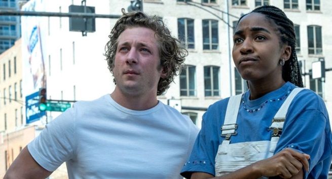 Gwiazdor serialu „The Bear” reklamuje Calvina Kleina