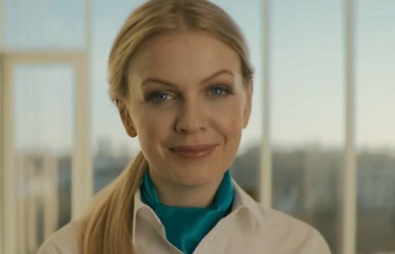 Credit Agricole reklamuje kredyt gotówkowy „z gwarancją stałej raty”