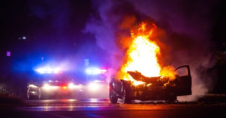 W Polsce spłonęła Tesla. Policjanci musieli jej pilnować 2 dni