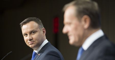 Współpraca Tuska z Dudą? Jest najnowszy sondaż