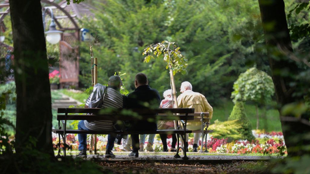 W strefach żółtej i czerwonej w parkach trzeba zakrywać twarz