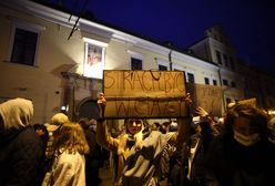 Protesty po śmierci 30-letniej Izy. Tysiące osób w Krakowie. Tłumy przed kurią