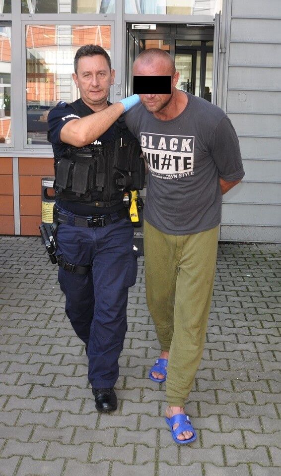 znęcał się nad matką