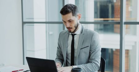 System MDM w biznesie – raport o bezpieczeństwie mobilnym 2026