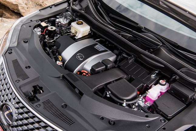 Hybrydowy Lexus RX 450h ma pod maską jednostkę V6, która pali najmniej