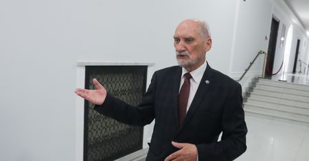 Tomczyk: Tak, udowodnimy kłamstwo Macierewiczowi. Dochodziło do oszustw