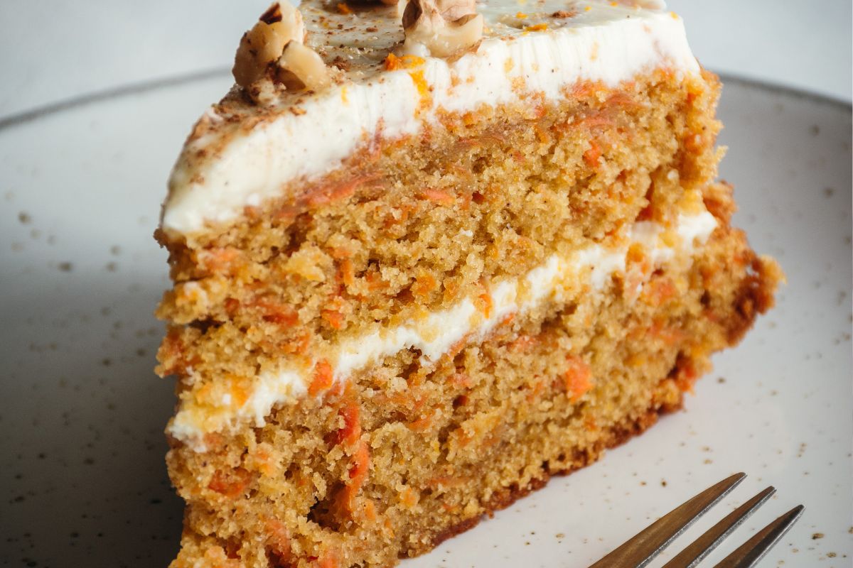 Carrot cake with cream cheese