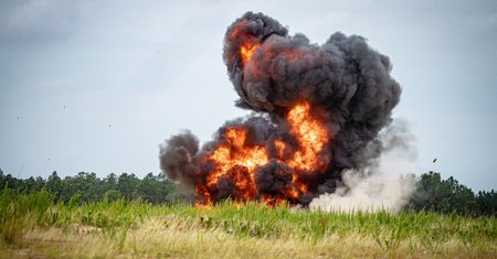 Ukraińscy żołnierze przetrwali ostrzał czołgu T-64BV. Zobacz nagranie, które robi furorę w sieci