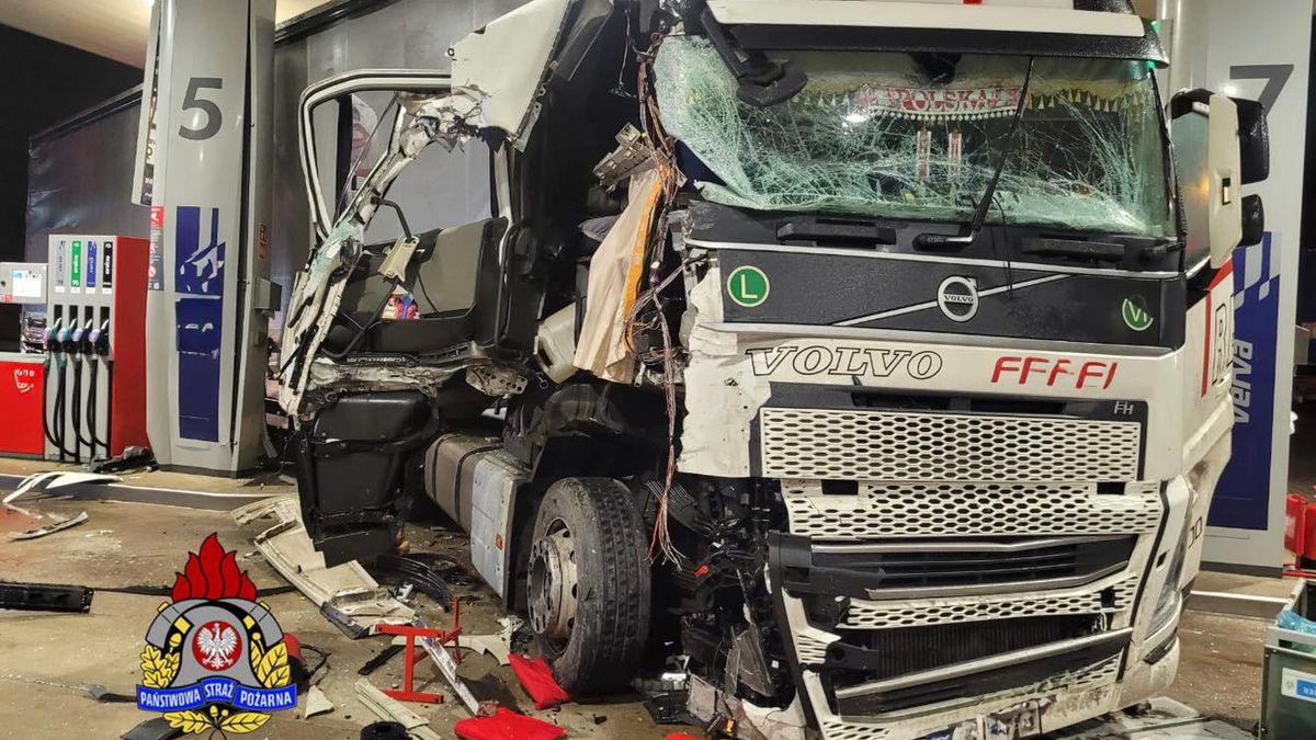 Pojazd został mocno uszkodzony