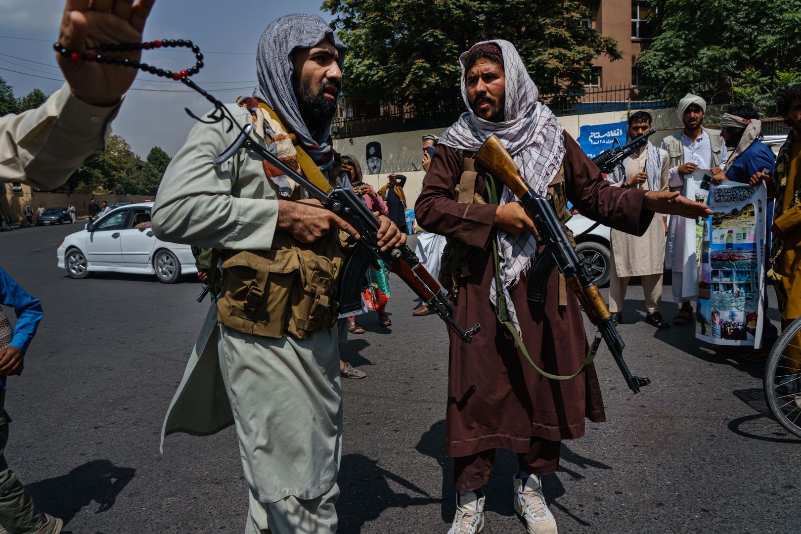 "Wszyscy są analfabetami". Sprytny pomysł na ucieczkę z Kabulu