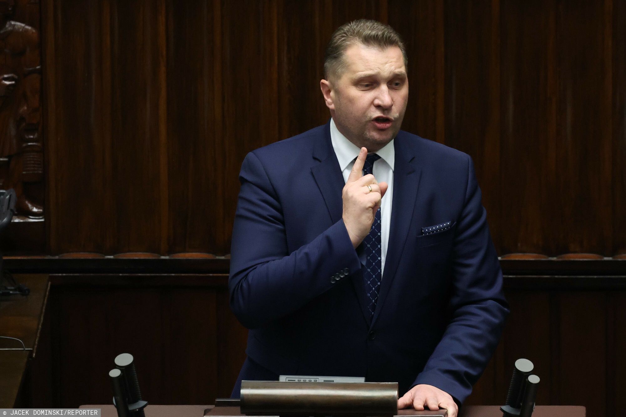 Przemysław Czarnek wyśmiewa wrażliwość Szymona Hołowni