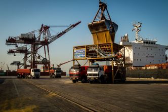 Nie tylko ropa i gaz. Zagrożone dostawy żywności. Na liście te kraje